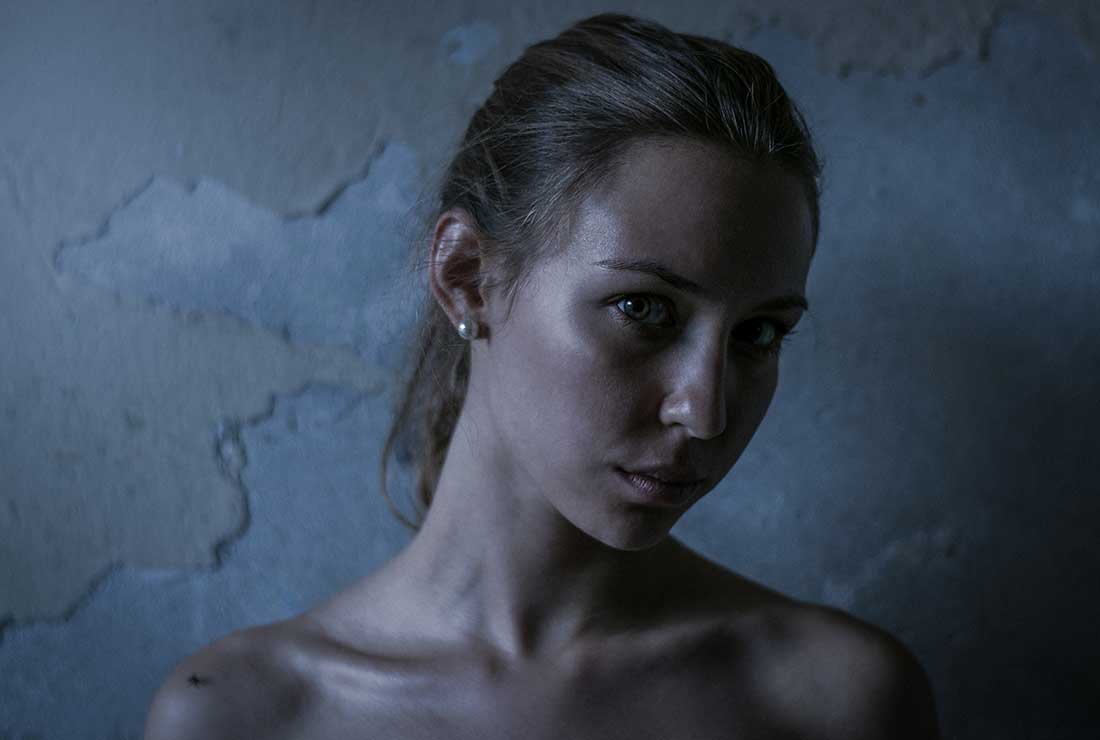 The Blue Book - Ritratto fotografico a Treviso, Venezia, Padova Verona e Vicenza - Fotografo Ritrattista - Corsi di Fotografia per il Ritratto - Workshop Ritratto - Book per Modella