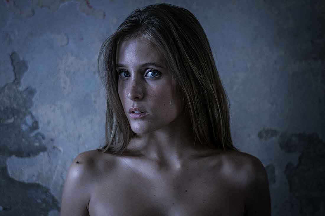The Blue Book - Ritratto fotografico  a Treviso, Venezia, Padova Verona e Vicenza - Fotografo Ritrattista - Corsi di Fotografia per il Ritratto - Workshop Ritratto - Book per Modella