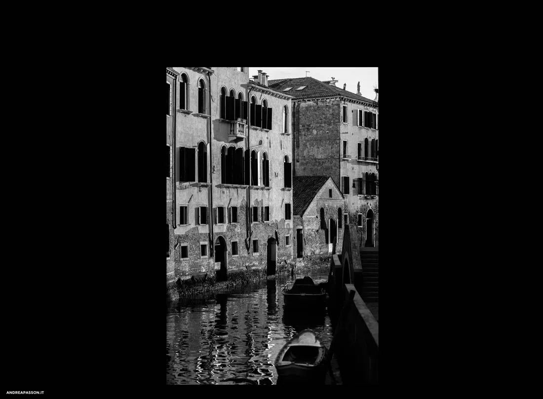 from Venice - Fotografo a Venezia - Fotografia tra Ritratto e Fine Art - Canale vicino a Campo Santa Margherita